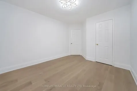 18 Dawes Road Brampton ON L6X 0R9
