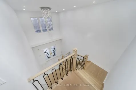 18 Dawes Road Brampton ON L6X 0R9