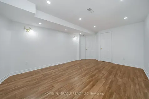 18 Dawes Road Brampton ON L6X 0R9