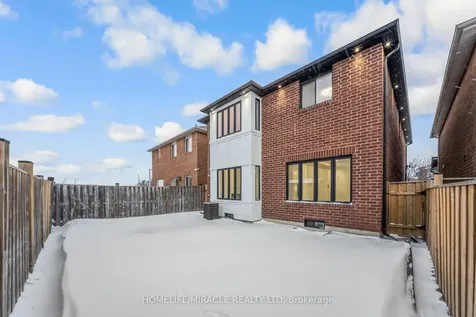 18 Dawes Road Brampton ON L6X 0R9