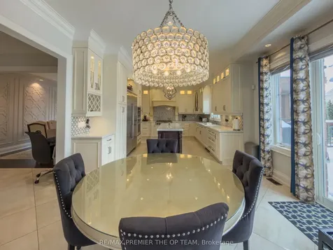 4 John Carroll Drive Brampton ON L6P 4K5