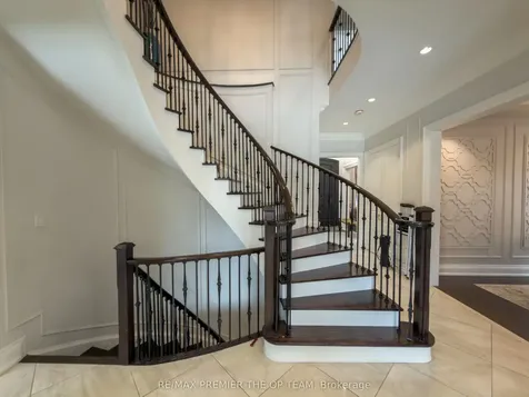 4 John Carroll Drive Brampton ON L6P 4K5