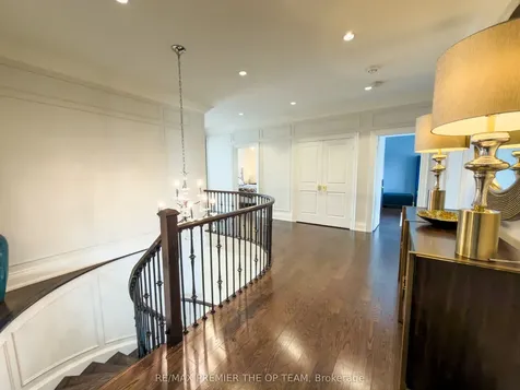 4 John Carroll Drive Brampton ON L6P 4K5