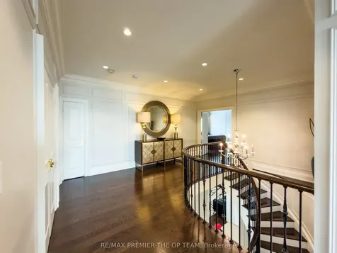 4 John Carroll Drive Brampton ON L6P 4K5