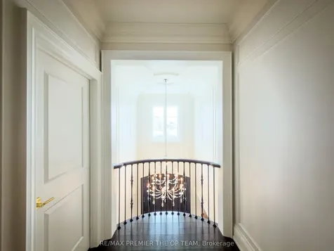 4 John Carroll Drive Brampton ON L6P 4K5