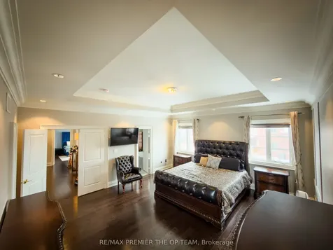 4 John Carroll Drive Brampton ON L6P 4K5