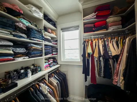 4 John Carroll Drive Brampton ON L6P 4K5