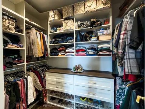 4 John Carroll Drive Brampton ON L6P 4K5