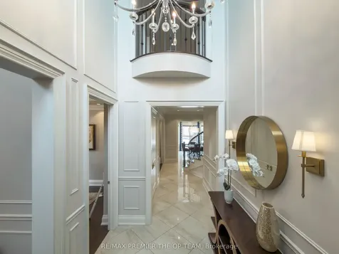 4 John Carroll Drive Brampton ON L6P 4K5