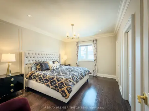 4 John Carroll Drive Brampton ON L6P 4K5