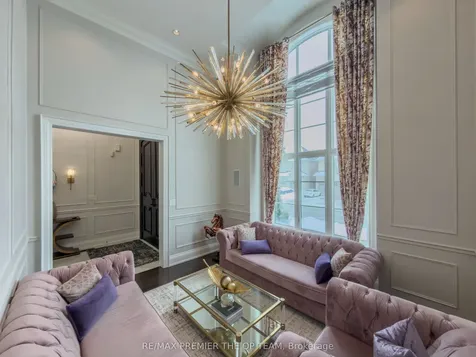 4 John Carroll Drive Brampton ON L6P 4K5