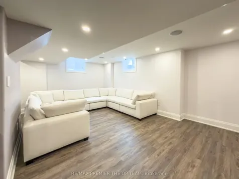 4 John Carroll Drive Brampton ON L6P 4K5