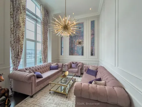 4 John Carroll Drive Brampton ON L6P 4K5