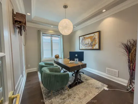 4 John Carroll Drive Brampton ON L6P 4K5