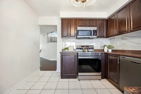 23 Wandering Trail Drive Brampton ON L7A 1T5