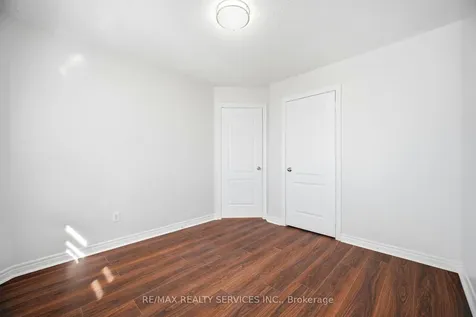 23 Wandering Trail Drive Brampton ON L7A 1T5