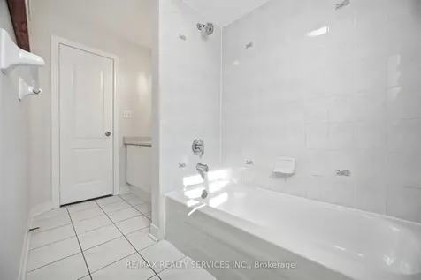 23 Wandering Trail Drive Brampton ON L7A 1T5