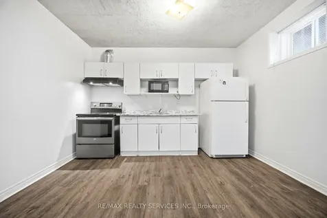 23 Wandering Trail Drive Brampton ON L7A 1T5