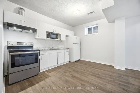 23 Wandering Trail Drive Brampton ON L7A 1T5