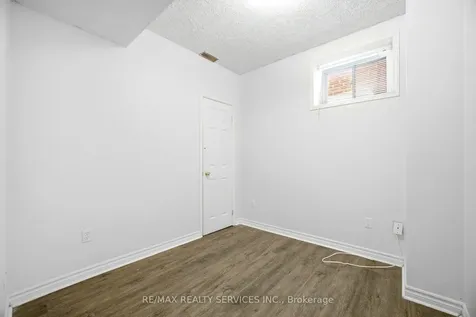 23 Wandering Trail Drive Brampton ON L7A 1T5