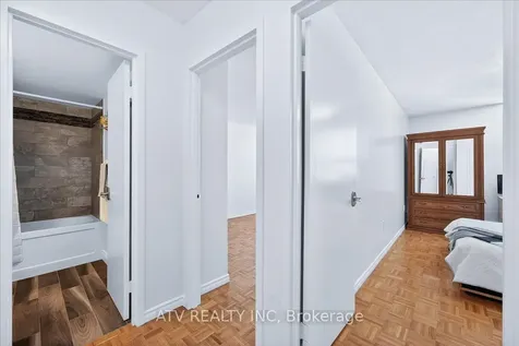 151 La Rose Avenue Toronto ON M9P 1B3