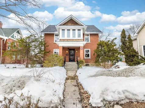 32 Wellington Street E Brampton ON L6W 1Y4