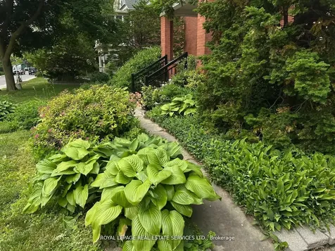 32 Wellington Street E Brampton ON L6W 1Y4