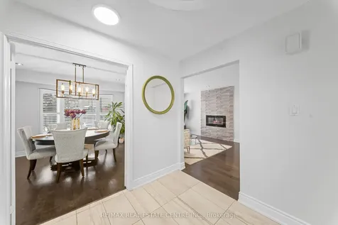 19 Jaffa Drive Brampton ON L6S 4C7