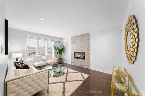 19 Jaffa Drive Brampton ON L6S 4C7