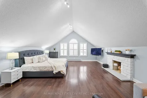 19 Jaffa Drive Brampton ON L6S 4C7