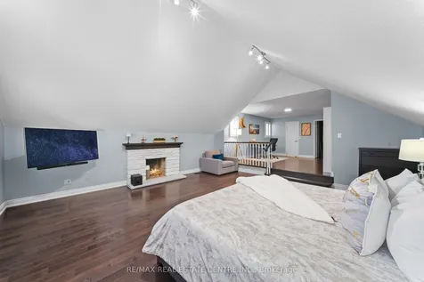 19 Jaffa Drive Brampton ON L6S 4C7