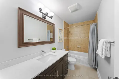 19 Jaffa Drive Brampton ON L6S 4C7