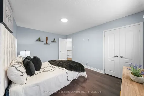 19 Jaffa Drive Brampton ON L6S 4C7