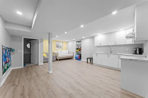 19 Jaffa Drive Brampton ON L6S 4C7