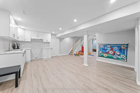 19 Jaffa Drive Brampton ON L6S 4C7