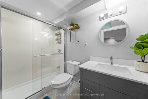 19 Jaffa Drive Brampton ON L6S 4C7