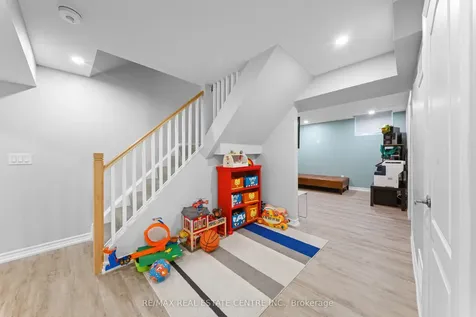 19 Jaffa Drive Brampton ON L6S 4C7