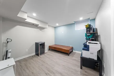 19 Jaffa Drive Brampton ON L6S 4C7