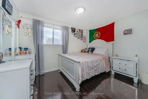 6 Howard Court Brampton ON L6Z 3B4