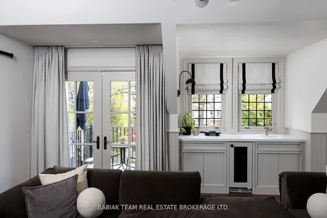35 Baby Point Crescent Toronto ON M6S 2B7