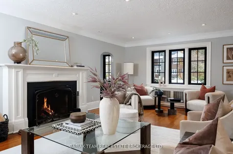 35 Baby Point Crescent Toronto ON M6S 2B7