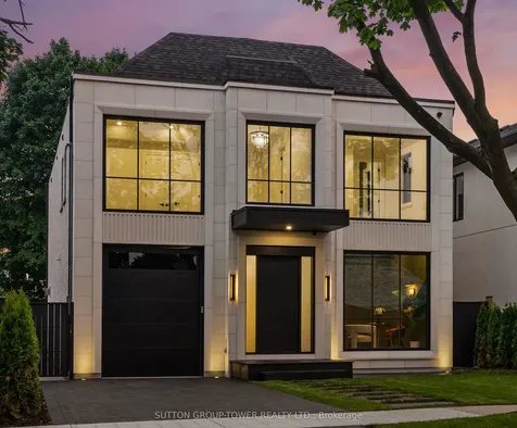 121 Edgecroft Road Toronto ON M8Z 2C2