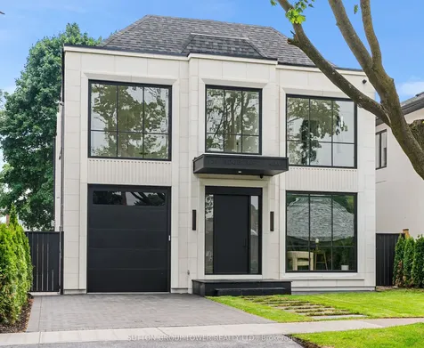 121 Edgecroft Road Toronto ON M8Z 2C2