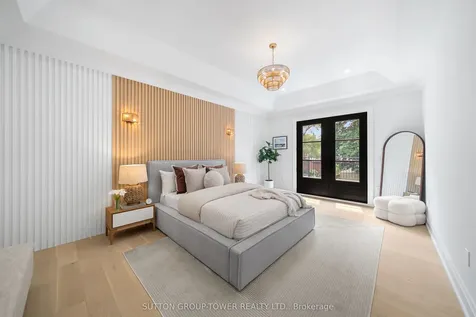 121 Edgecroft Road Toronto ON M8Z 2C2