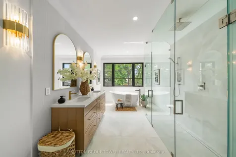 121 Edgecroft Road Toronto ON M8Z 2C2