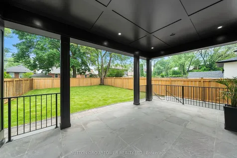 121 Edgecroft Road Toronto ON M8Z 2C2