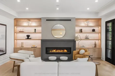 121 Edgecroft Road Toronto ON M8Z 2C2