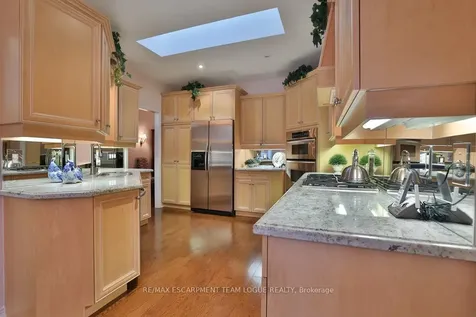 2182 Turnberry Road Burlington ON L7M 4P9