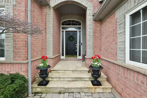 2182 Turnberry Road Burlington ON L7M 4P9