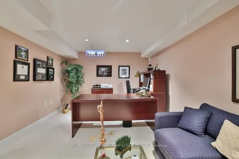 2182 Turnberry Road Burlington ON L7M 4P9
